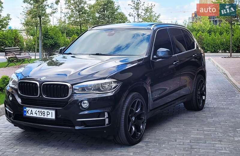 Позашляховик / Кросовер BMW X5 2017 в 