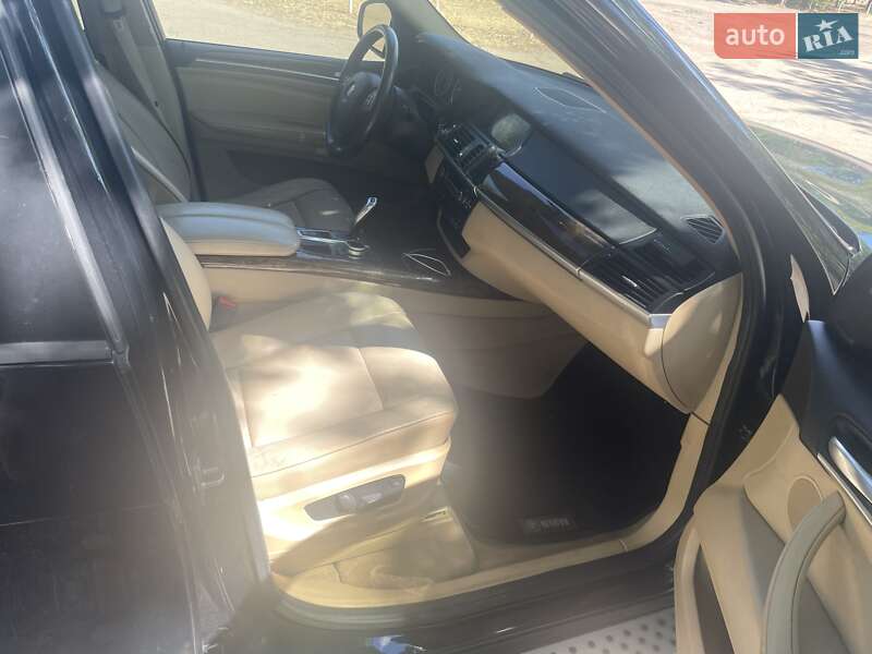 Внедорожник / Кроссовер BMW X5 2010 в Одессе