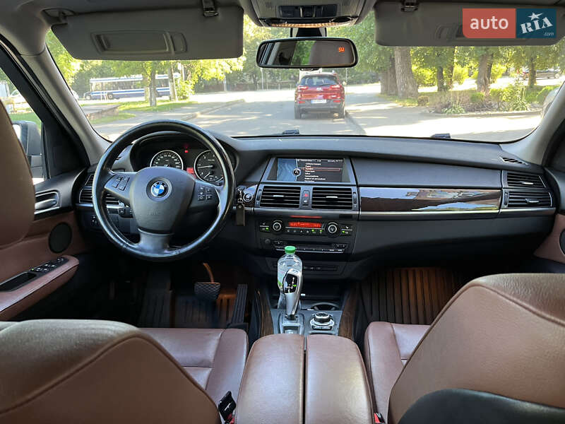 Внедорожник / Кроссовер BMW X5 2012 в Хмельницком
