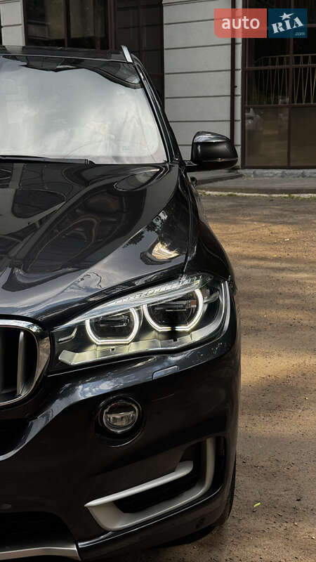 Позашляховик / Кросовер BMW X5 2014 в Чернівцях