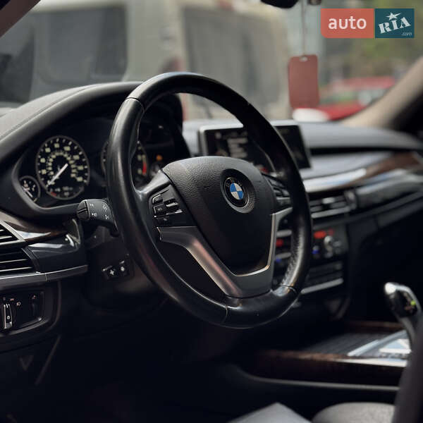 Позашляховик / Кросовер BMW X5 2014 в Чернівцях