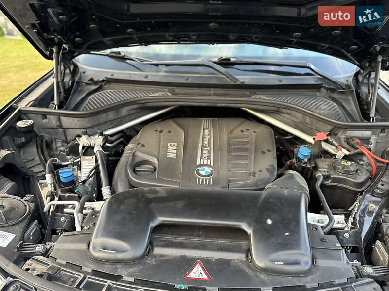 Внедорожник / Кроссовер BMW X5 2015 в Ровно