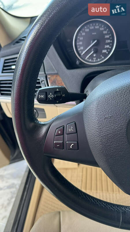 Внедорожник / Кроссовер BMW X5 2012 в Ладыжине