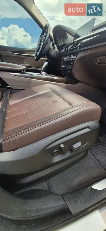Внедорожник / Кроссовер BMW X5 2016 в Ужгороде