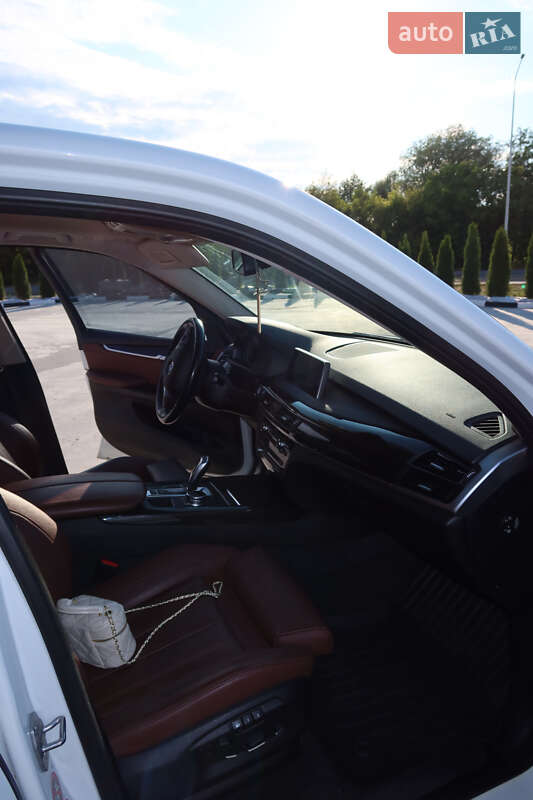 Позашляховик / Кросовер BMW X5 2016 в Звягелі