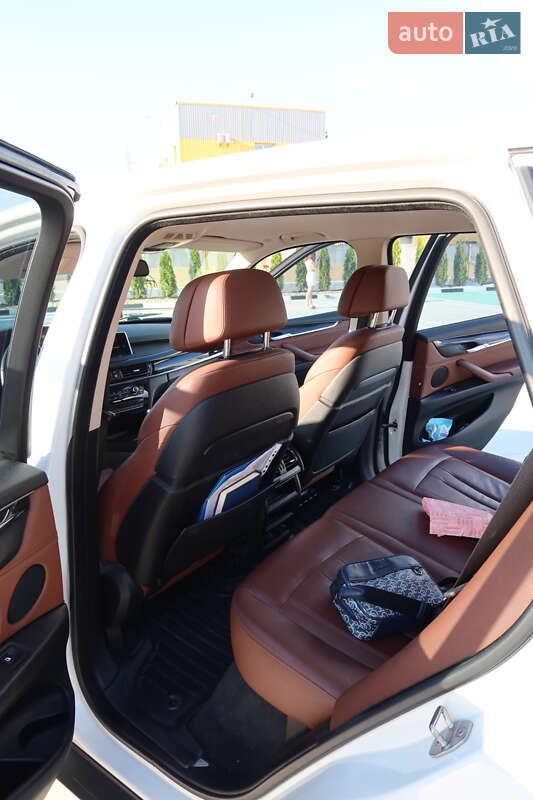 Позашляховик / Кросовер BMW X5 2016 в Звягелі