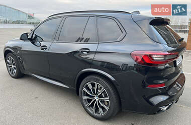 Позашляховик / Кросовер BMW X5 2021 в 