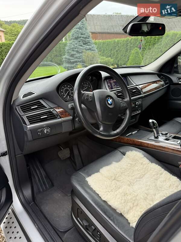 Внедорожник / Кроссовер BMW X5 2011 в Косове