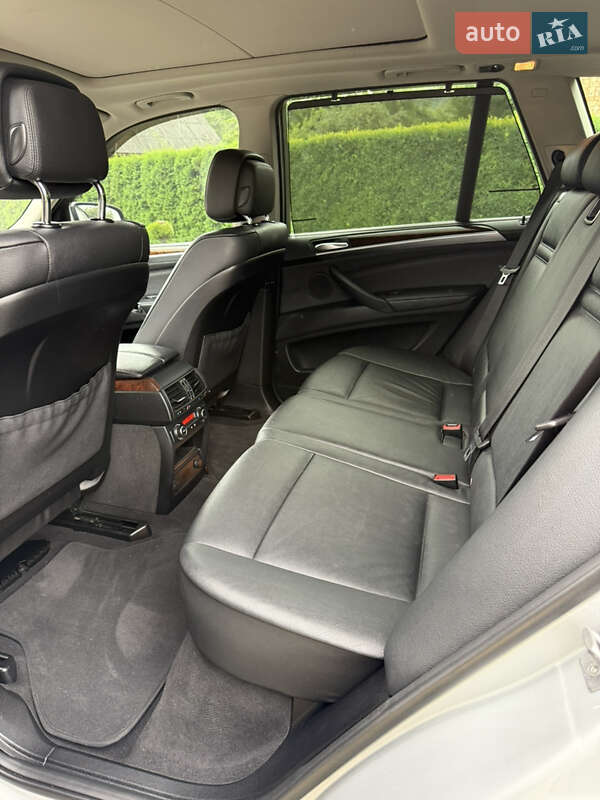 Внедорожник / Кроссовер BMW X5 2011 в Косове
