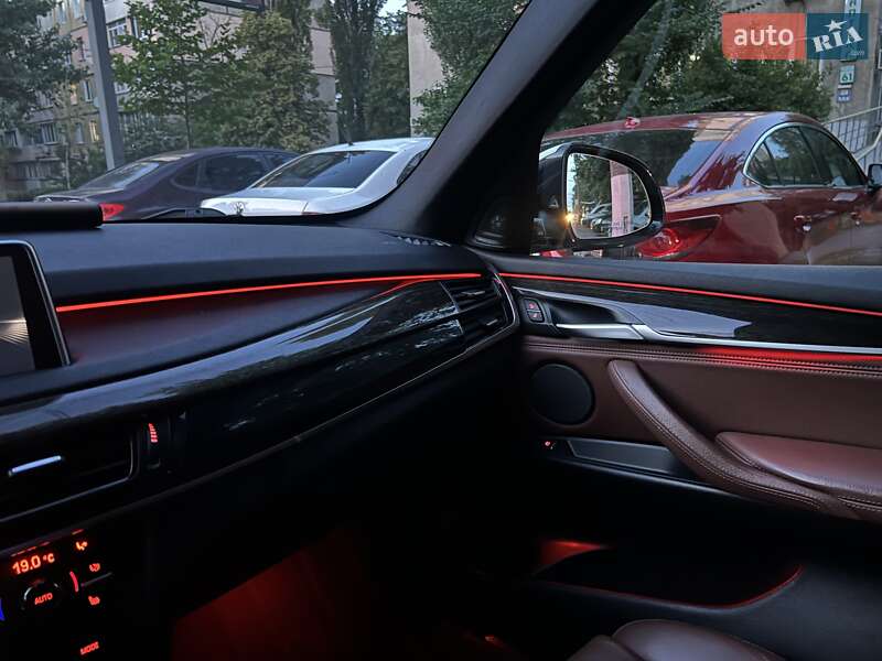 Позашляховик / Кросовер BMW X5 2014 в Києві