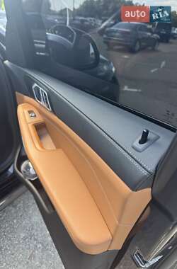Внедорожник / Кроссовер BMW X5 2021 в 
