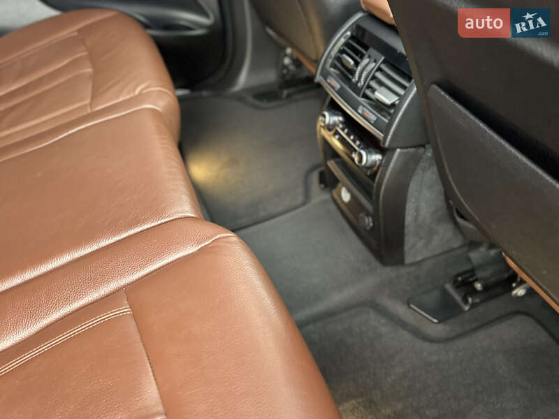 Внедорожник / Кроссовер BMW X5 2015 в Ровно