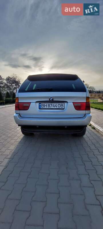 Внедорожник / Кроссовер BMW X5 2002 в Измаиле