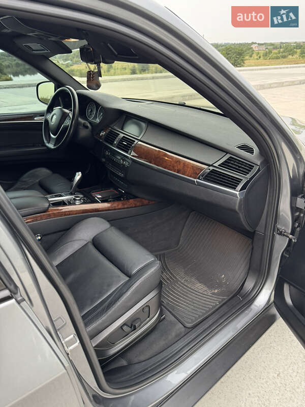 Позашляховик / Кросовер BMW X5 2011 в Полтаві