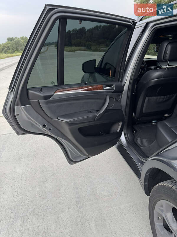 Позашляховик / Кросовер BMW X5 2011 в Полтаві