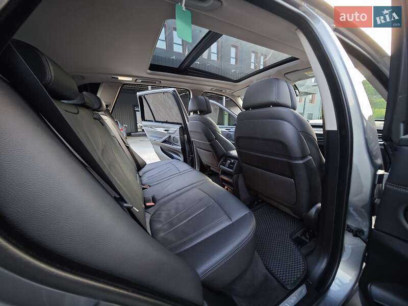 Внедорожник / Кроссовер BMW X5 2017 в Дубно