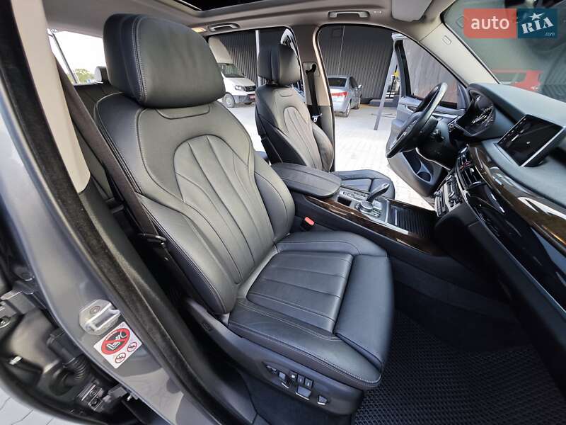 Внедорожник / Кроссовер BMW X5 2017 в Дубно
