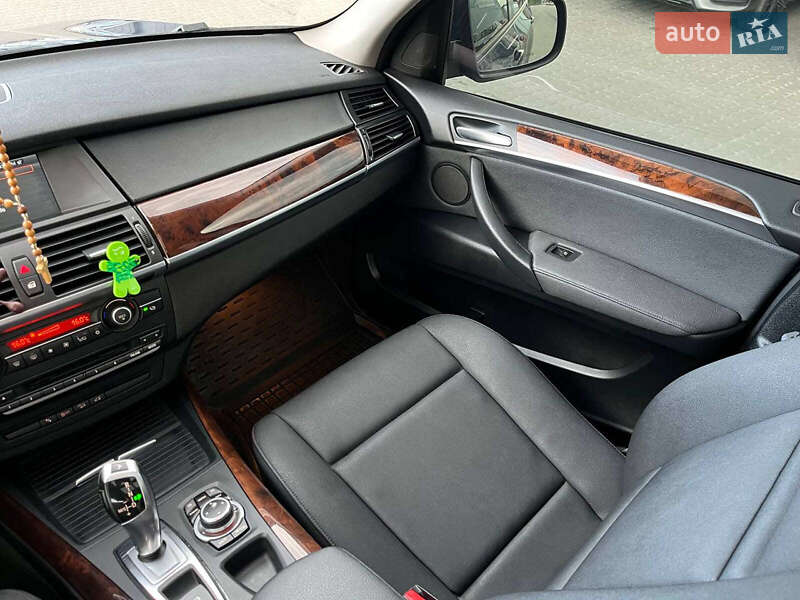 Внедорожник / Кроссовер BMW X5 2012 в Львове