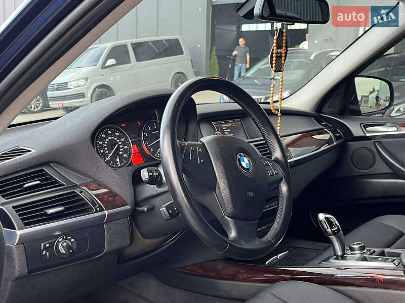 Внедорожник / Кроссовер BMW X5 2012 в Львове