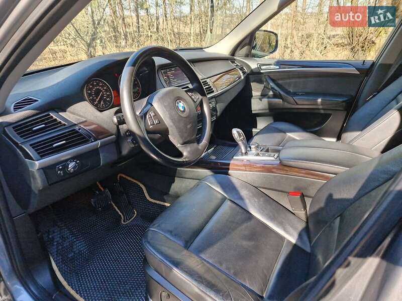 Позашляховик / Кросовер BMW X5 2010 в Києві