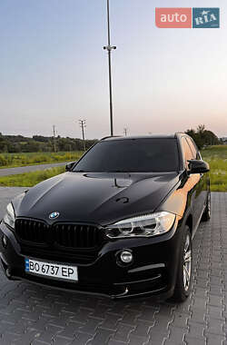 Позашляховик / Кросовер BMW X5 2015 в Чернівцях