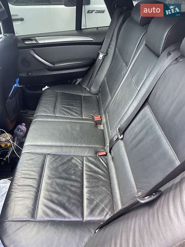 Внедорожник / Кроссовер BMW X5 2004 в Одессе
