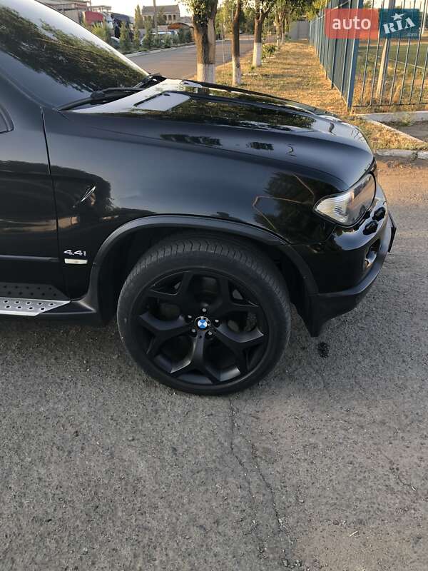 Внедорожник / Кроссовер BMW X5 2005 в Одессе