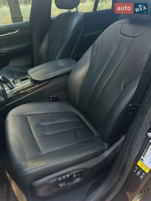 Внедорожник / Кроссовер BMW X5 2017 в Каменском