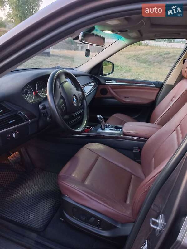Внедорожник / Кроссовер BMW X5 2010 в Балте