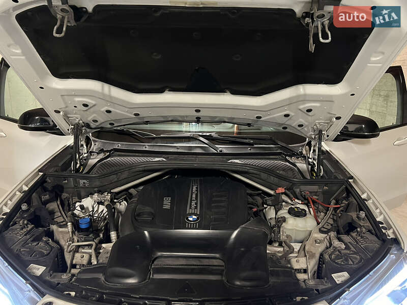 Позашляховик / Кросовер BMW X5 2016 в Миколаєві