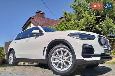 Внедорожник / Кроссовер BMW X5 2021 в Ровно
