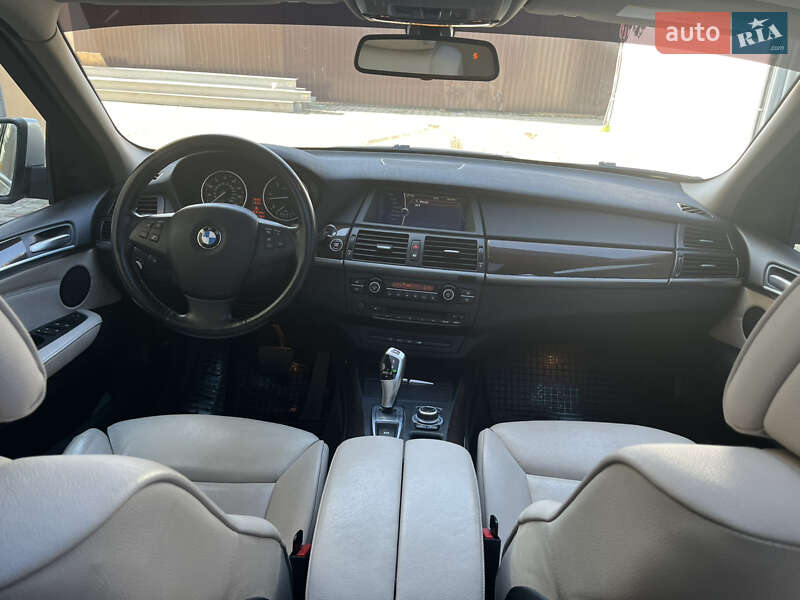 Внедорожник / Кроссовер BMW X5 2010 в Стрые