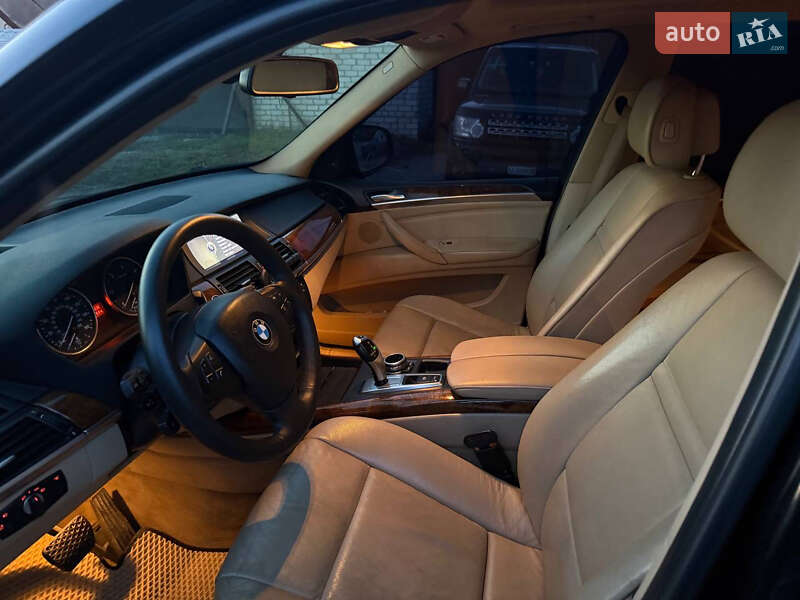 Внедорожник / Кроссовер BMW X5 2010 в Харькове