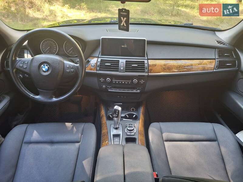 Внедорожник / Кроссовер BMW X5 2010 в Чернигове