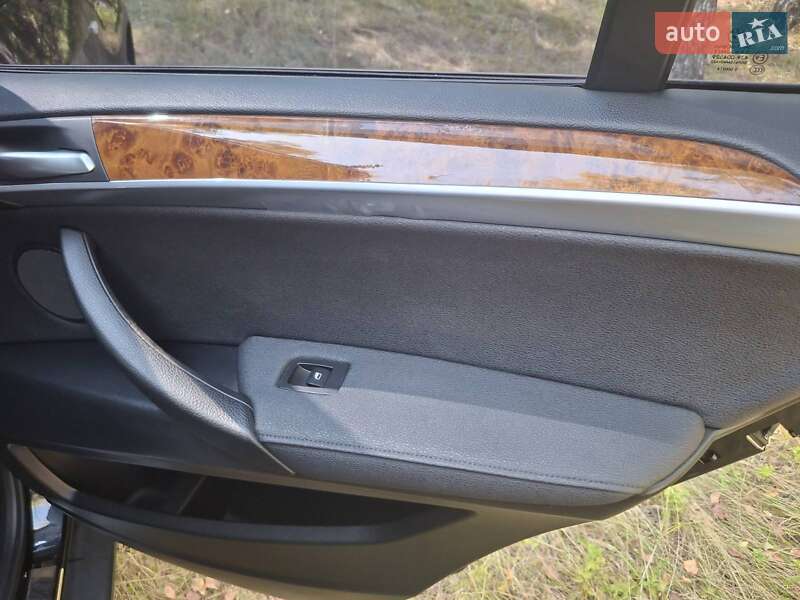 Внедорожник / Кроссовер BMW X5 2010 в Чернигове