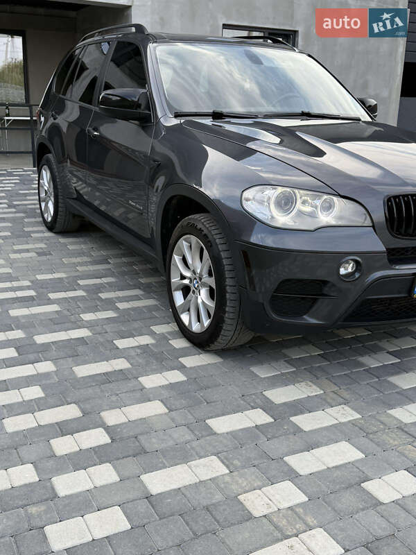 Позашляховик / Кросовер BMW X5 2012 в Чернівцях