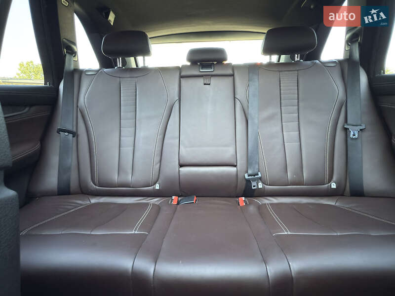 Внедорожник / Кроссовер BMW X5 2014 в Черновцах