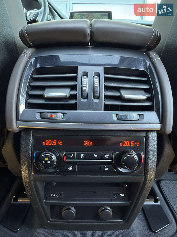 Внедорожник / Кроссовер BMW X5 2014 в Черновцах