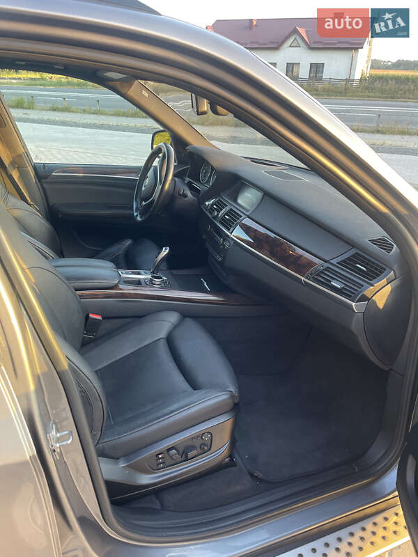 Внедорожник / Кроссовер BMW X5 2010 в Тернополе