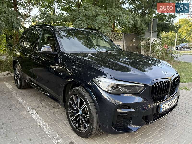 Внедорожник / Кроссовер BMW X5 2022 в Ивано-Франковске