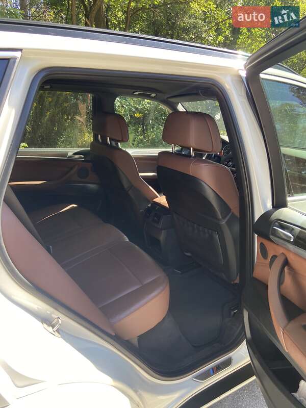 Внедорожник / Кроссовер BMW X5 2012 в Киеве
