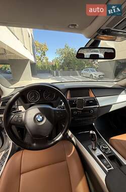 Позашляховик / Кросовер BMW X5 2012 в  фото 10 Позашляховик / Кросовер BMW X5 2012 в