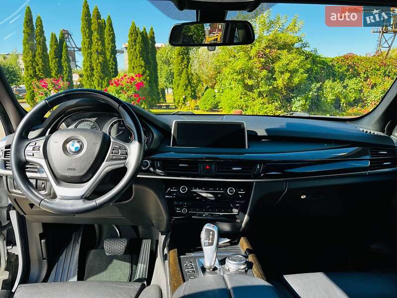 Позашляховик / Кросовер BMW X5 2015 в Києві фото 9 Позашляховик / Кросовер BMW X5 2015 в Києві