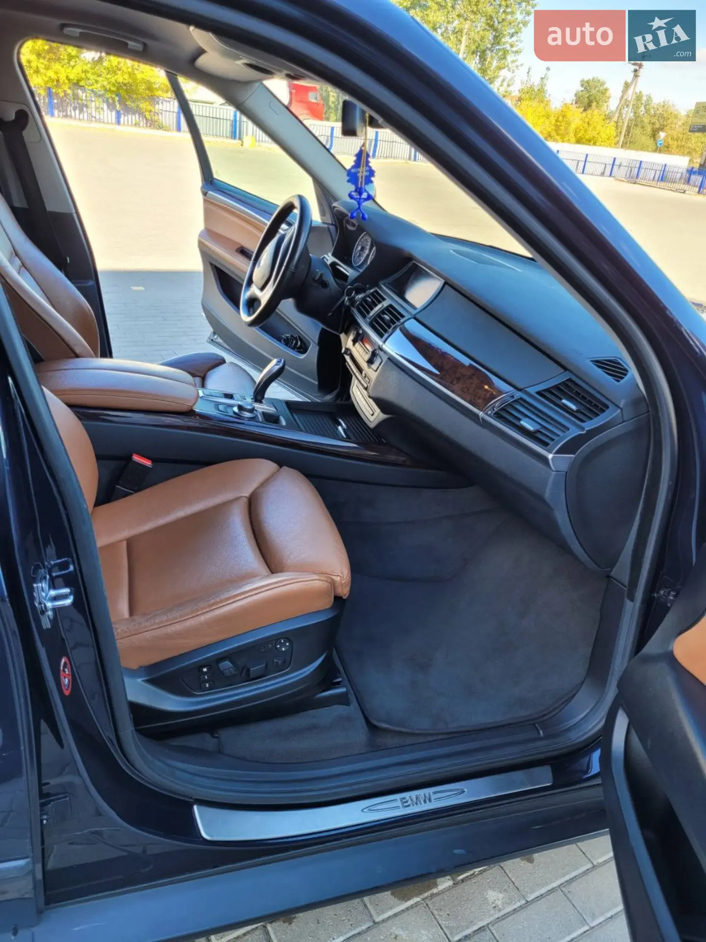 BMW X5 2008 VIN WBAFF01000L211170 фото оголошення 18 з 36