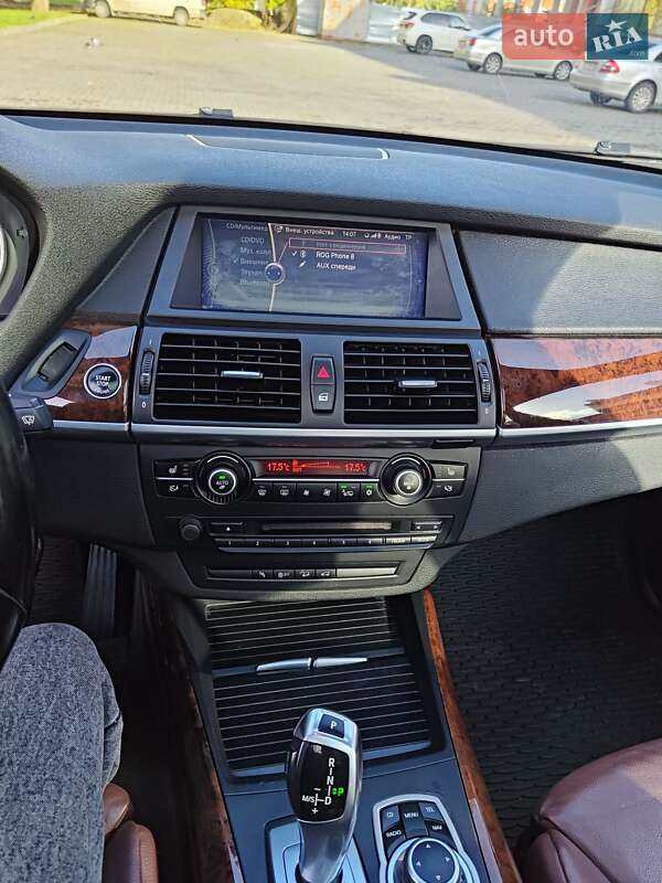 Внедорожник / Кроссовер BMW X5 2012 в Черновцах