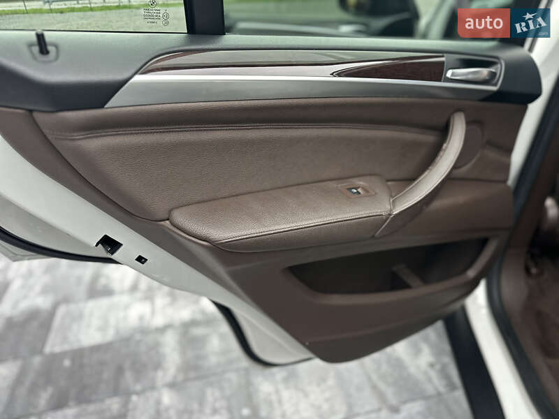 Позашляховик / Кросовер BMW X5 2010 в Вінниці