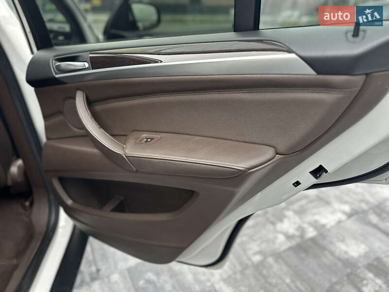 Позашляховик / Кросовер BMW X5 2010 в Вінниці