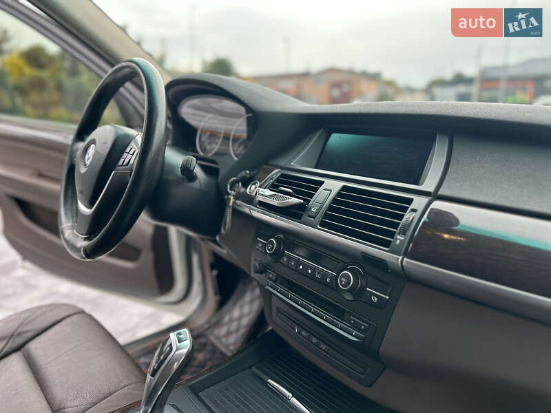 Позашляховик / Кросовер BMW X5 2010 в Вінниці