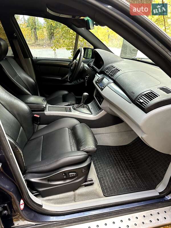Внедорожник / Кроссовер BMW X5 2004 в Умани