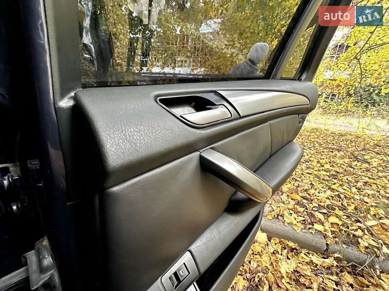 Внедорожник / Кроссовер BMW X5 2004 в Умани